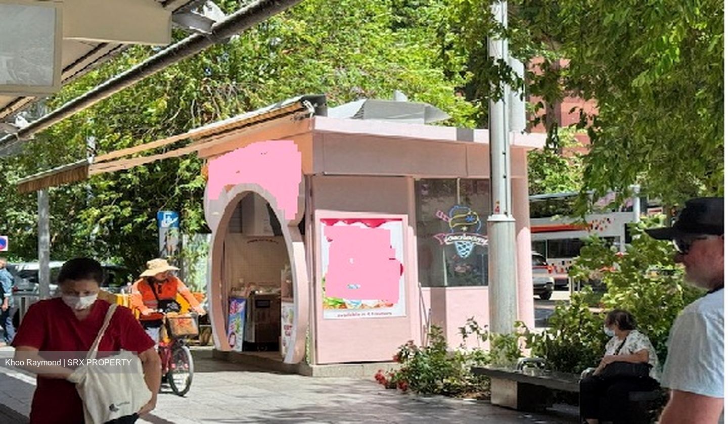 Lucky Plaza (D9), Retail #543307631